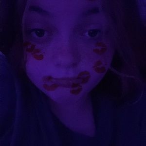 Meet your Posher, Karis